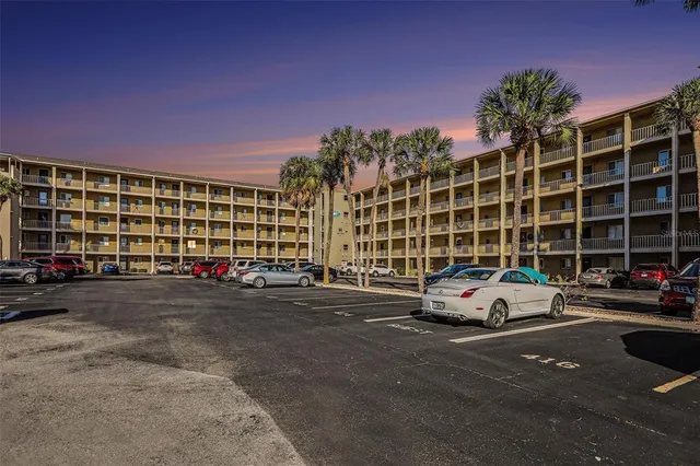 $60,000 | 3723 Lake Bayshore Drive, Unit H206, Bradenton, FL 34205