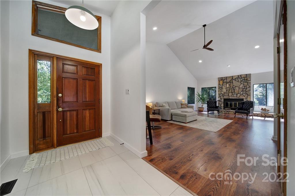 14512 Harbor Estate Road Charlotte, NC 28278 - Photo 4 of 45 Gallery Image 4