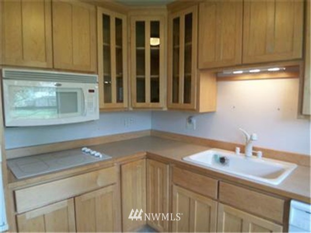 2720 Southeast 16th Street Renton, WA 98058 - Photo 4 of 10 Gallery Image 4
