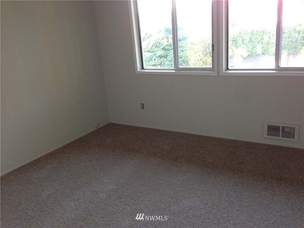 2720 Southeast 16th Street Renton, WA 98058 - Photo 6 of 10 Gallery Image 6