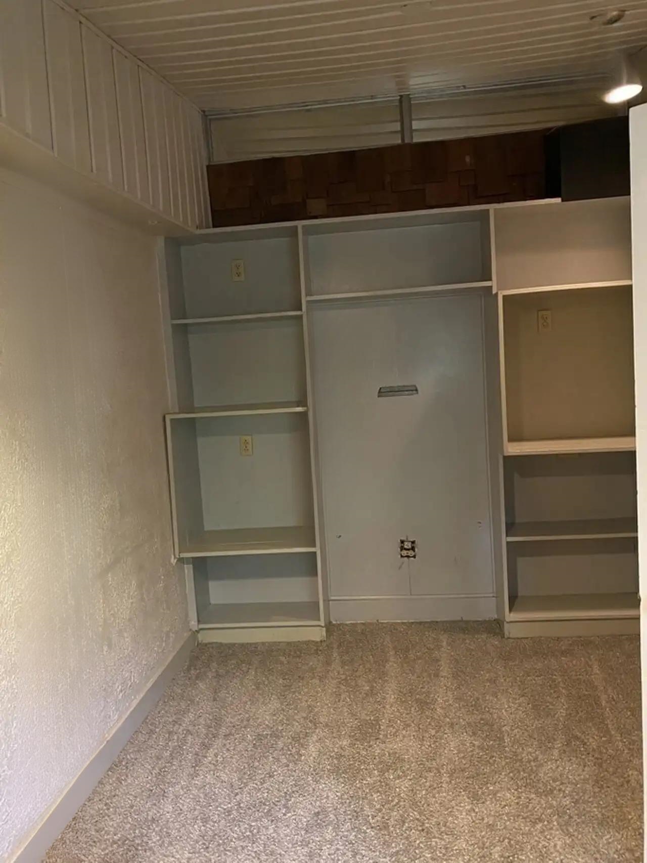 494 East Raines Road Memphis, TN 38109 - Photo 6 of 9 View of closet