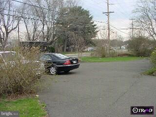 152 Harmony Road Levittown, PA 19056 - Photo 4 of 5 Gallery Image 4