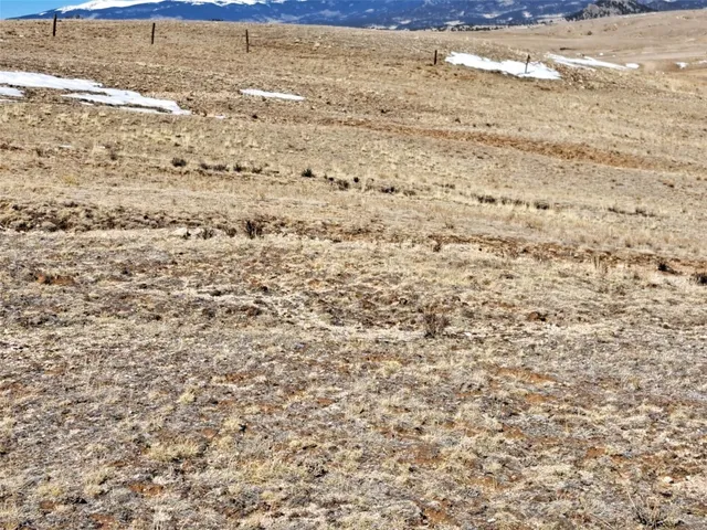 a view of wooden wall with sky view