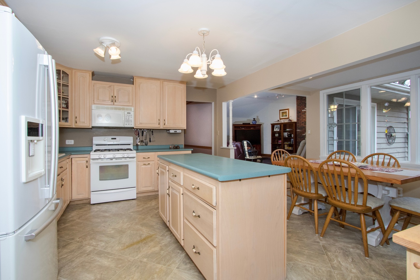 5-n055 Ridge Lane Wayne, IL 60184 - Photo 3 of 22