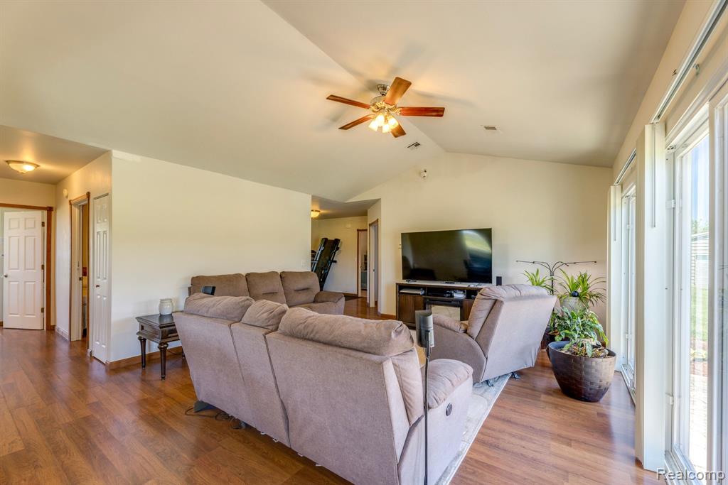 3566 Reliford Road Emmett, MI 48022 - Photo 9 of 34 Gallery Image 9