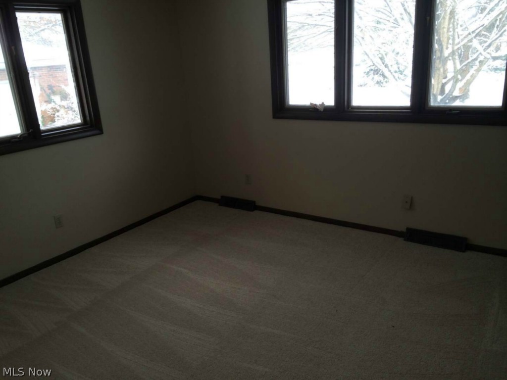 19336 Howe Road Strongsville, OH 44136 - Photo 6 of 10