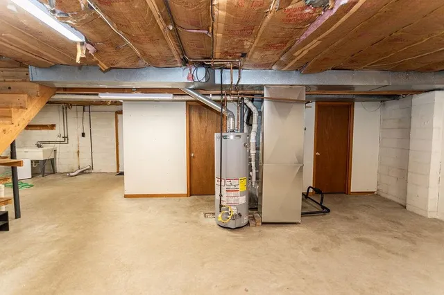 $279,900 | 408 Victor Drive, Uniontown, PA 15401