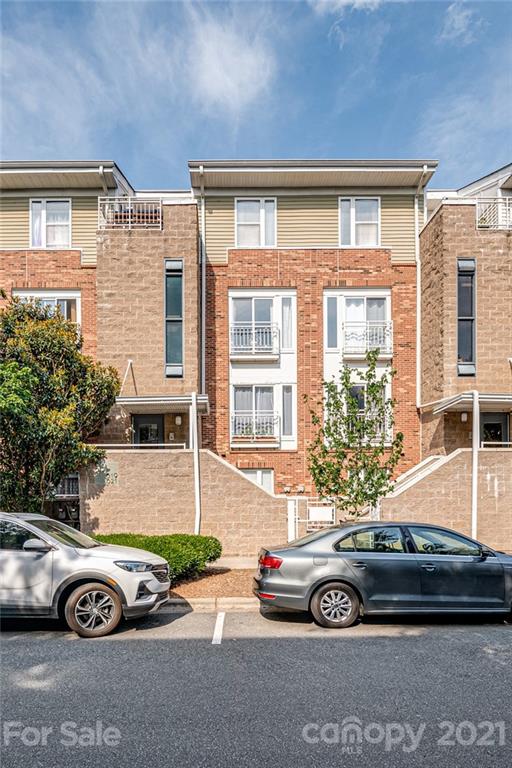 619 Raphael Place Charlotte, NC 28205 - Photo 1 of 25 Gallery Image 1
