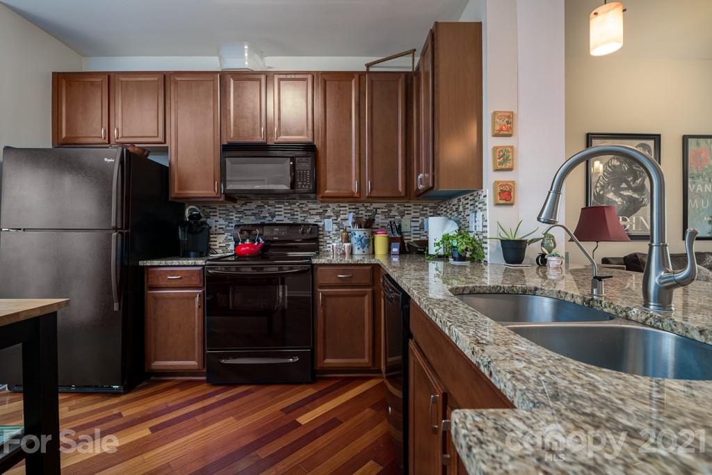 619 Raphael Place Charlotte, NC 28205 - Photo 11 of 25 Gallery Image 11