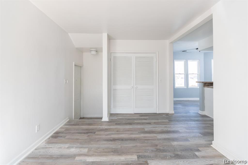 1601 Center Road Flint, MI 48506 - Photo 3 of 25