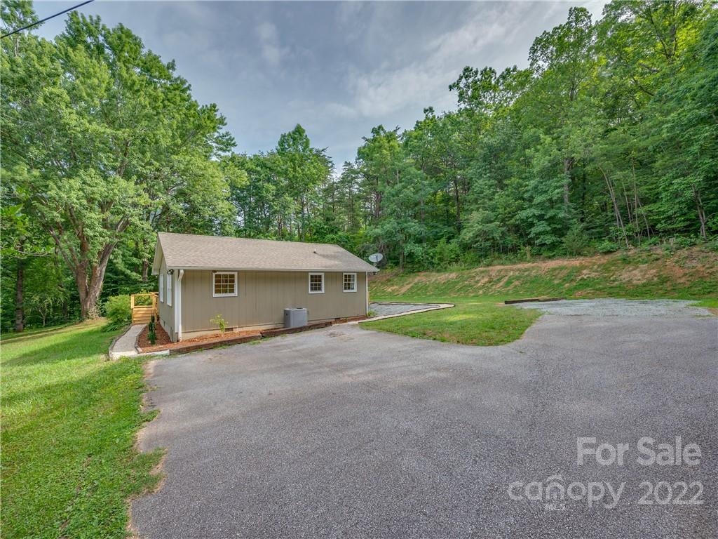 796 Houston Road Columbus, NC 28722 - Photo 5 of 40 Gallery Image 5