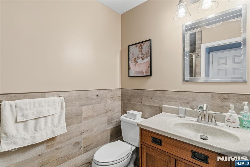 651 Riverside, Unit B15 Lyndhurst, NJ 07071 - Photo 27 of 41 Gallery Image 27