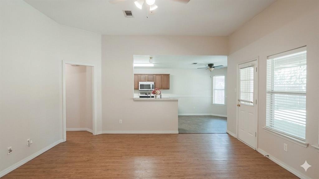 211 Vista Ridge Drive Venus, TX 76084 - Photo 5 of 24