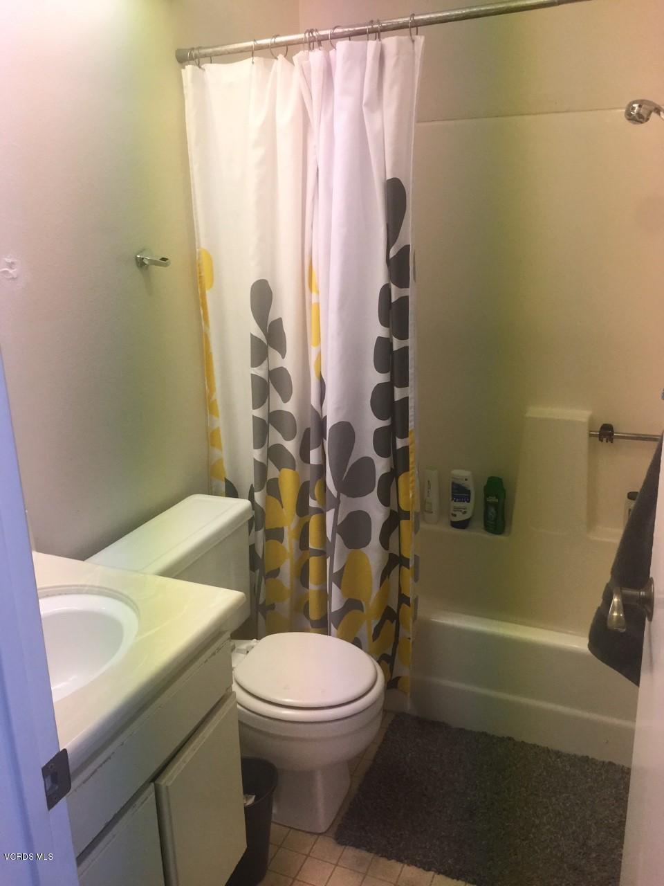 14886 Reedley Street, Unit B Moorpark, CA 93021 - Photo 14 of 26 Full Bath