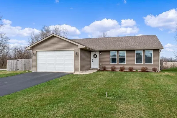 $299,900 | 15044 Yellowstone Drive, South Beloit, IL 61080