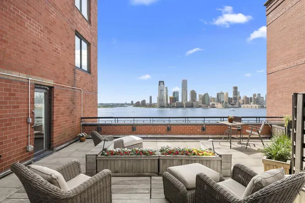 $1,825,000 | 377 Rector Place, Unit 14B | Battery Park City