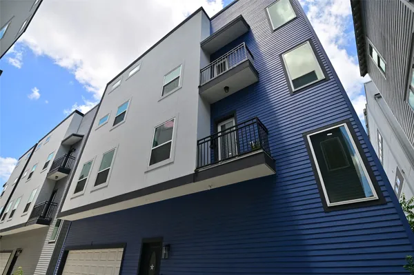 $4,200 | 1117 West 16th Street, Unit C, Houston, TX 77008