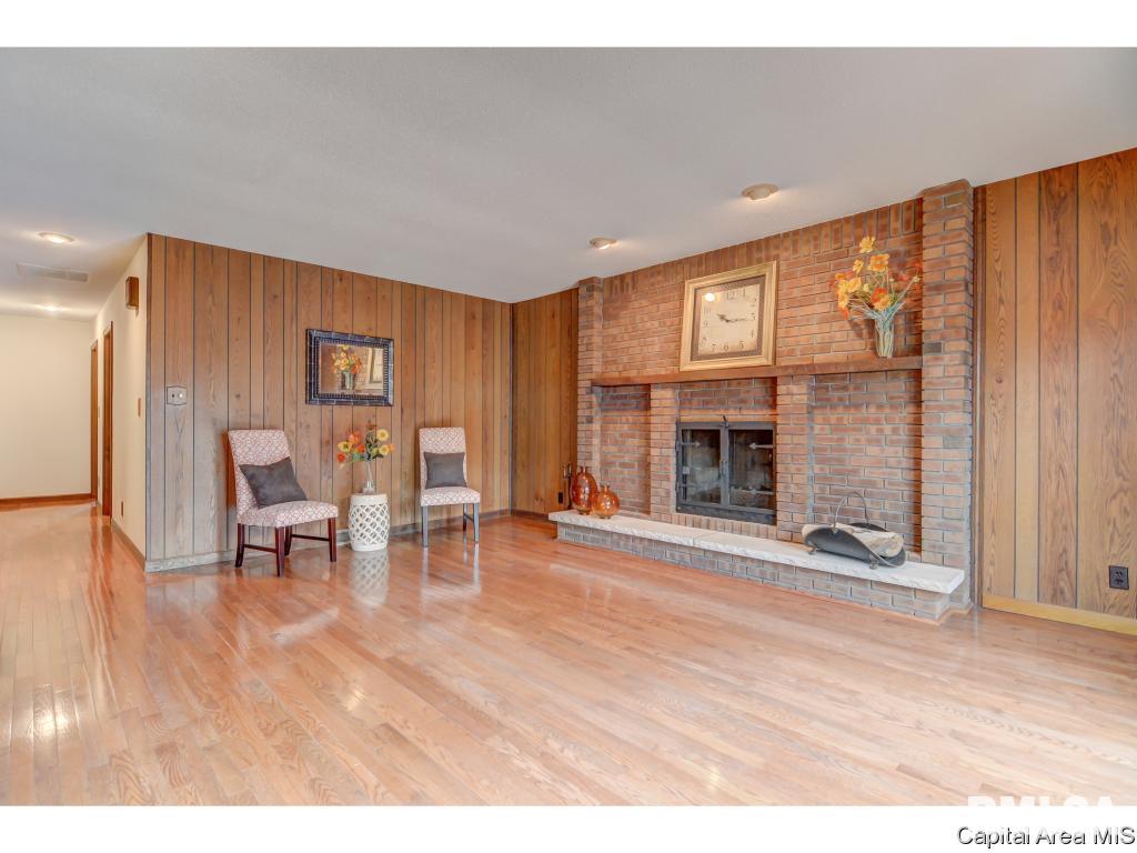 6929 Mechanicsburg Road Springfield, IL 62712 - Photo 4 of 36