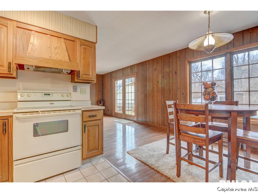 6929 Mechanicsburg Road Springfield, IL 62712 - Photo 9 of 36