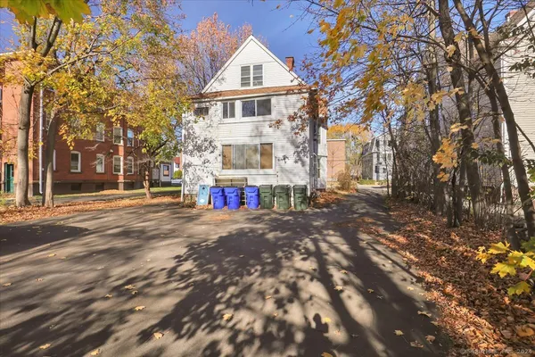 $1,900 | 29 Fairview Street, West Hartford, CT 06119