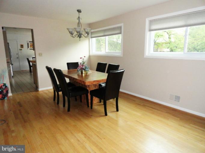 7203 Denberg Road Baltimore, MD 21209 - Photo 17 of 22 Dining Room