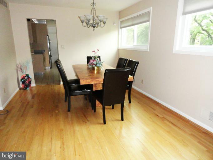 7203 Denberg Road Baltimore, MD 21209 - Photo 5 of 22 Dining Room2