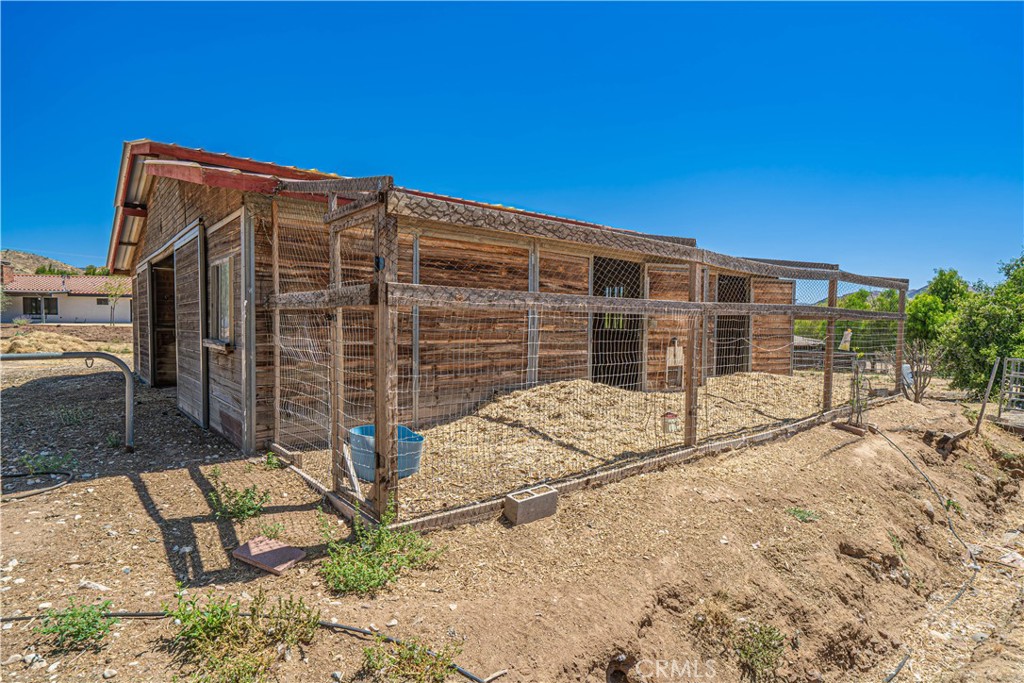 11820 Darling Road Agua Dulce, CA 91390 - Photo 36 of 47