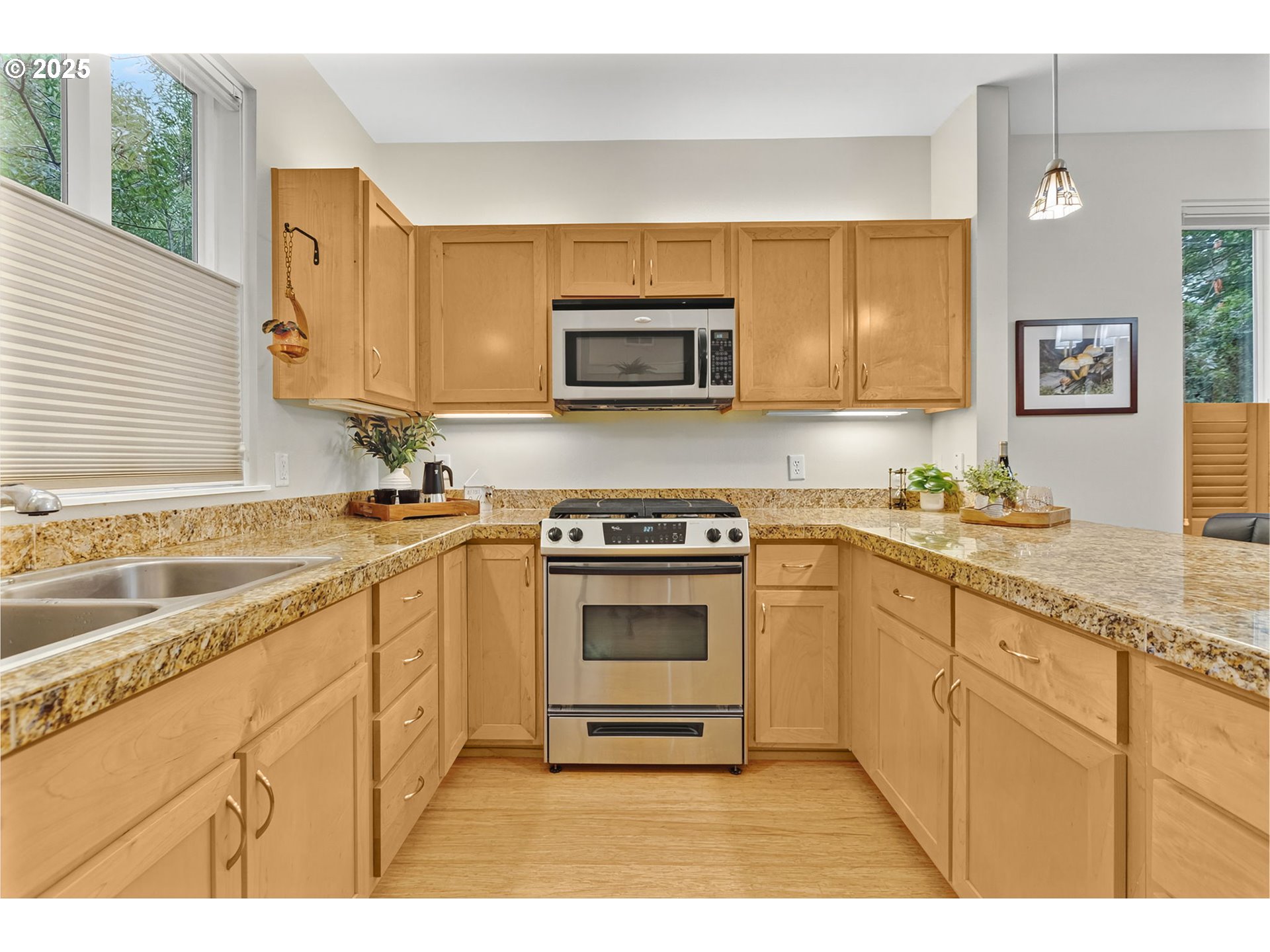 347 Rustic Place, Unit 1 Eugene, OR 97401 - Photo 11 of 44 Gallery Image 11