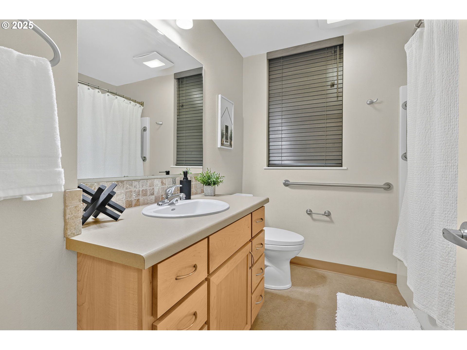 347 Rustic Place, Unit 1 Eugene, OR 97401 - Photo 24 of 44 Gallery Image 24