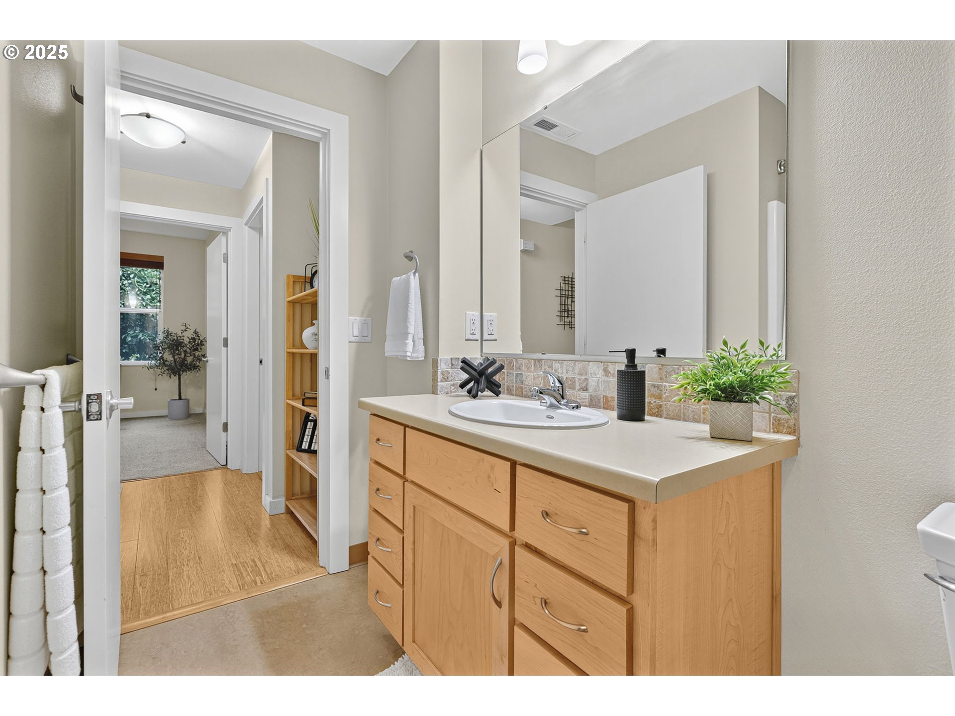 347 Rustic Place, Unit 1 Eugene, OR 97401 - Photo 25 of 44 Gallery Image 25