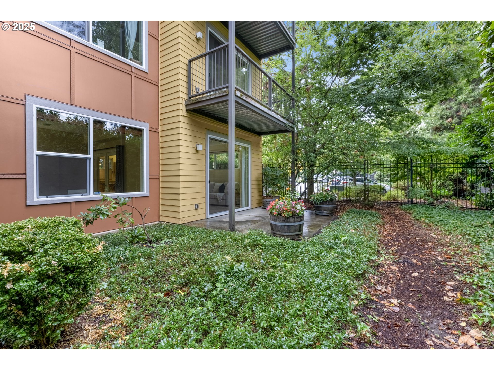 347 Rustic Place, Unit 1 Eugene, OR 97401 - Photo 36 of 44 Gallery Image 36