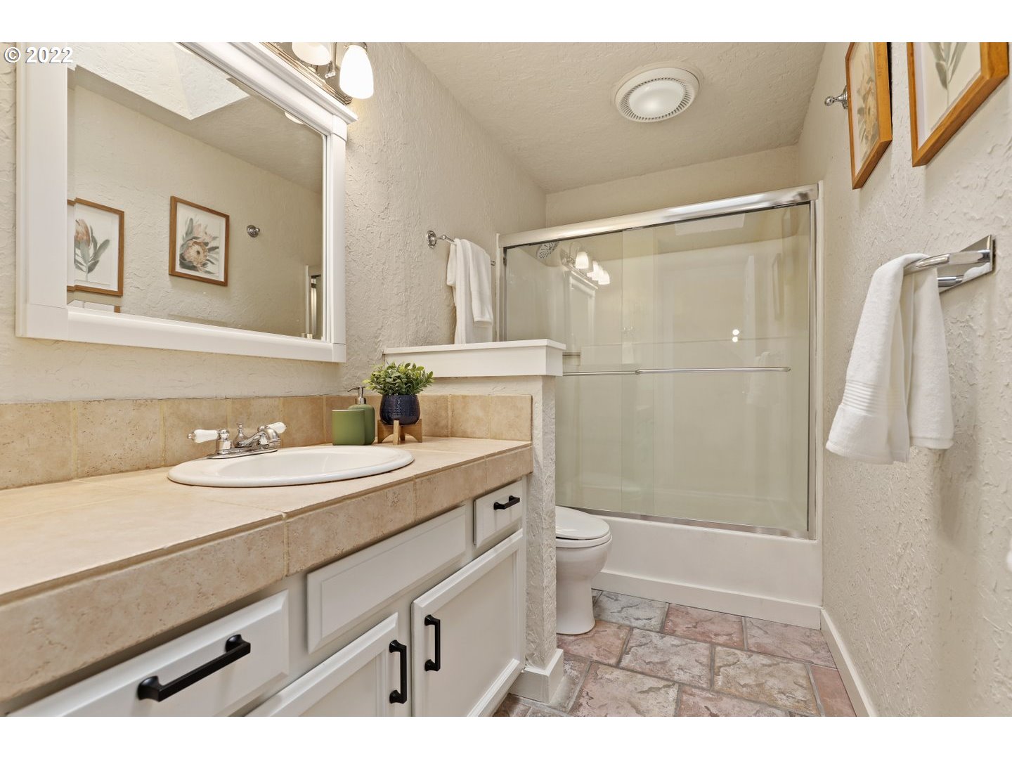 4856 Southwest Garden Home Road Portland, OR 97219 - Photo 22 of 32 Gallery Image 22