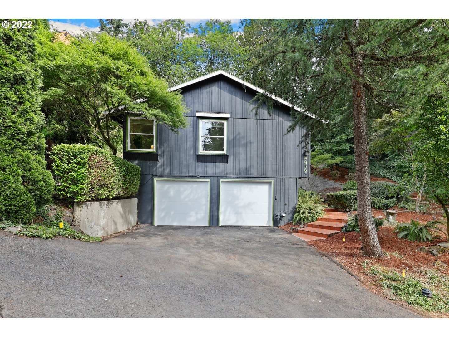 4856 Southwest Garden Home Road Portland, OR 97219 - Photo 4 of 32 Gallery Image 4