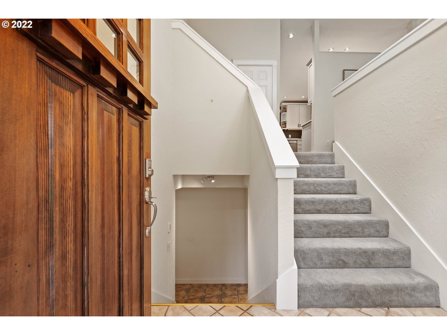 4856 Southwest Garden Home Road Portland, OR 97219 - Photo 8 of 32 Gallery Image 8