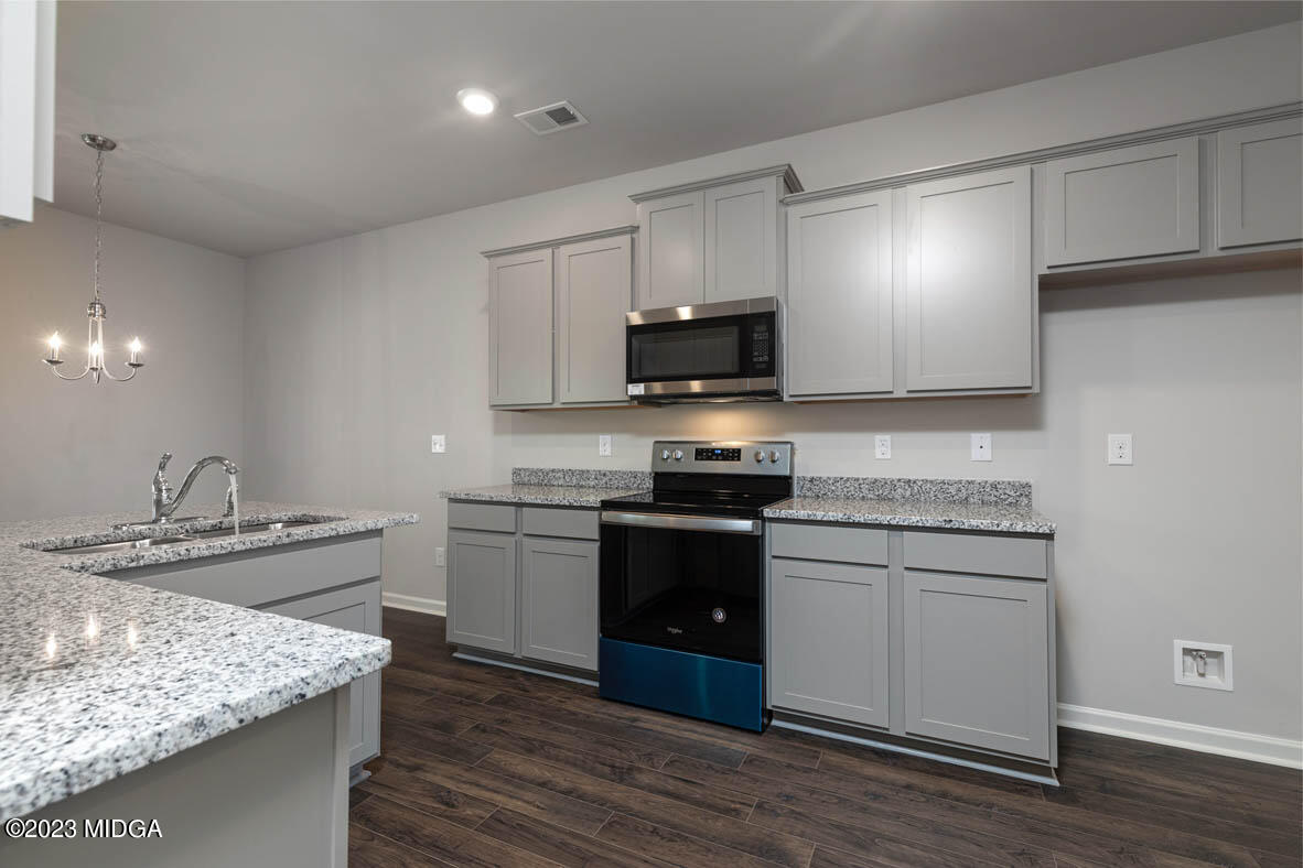 140 Farmers Way Perry, GA 31069 - Photo 11 of 46 4 Chelsea Kitchen