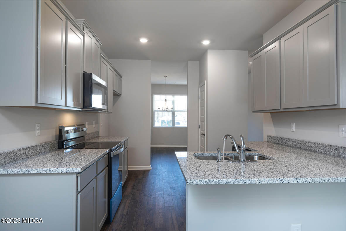 140 Farmers Way Perry, GA 31069 - Photo 15 of 46 3 Chelsea Kitchen (1)