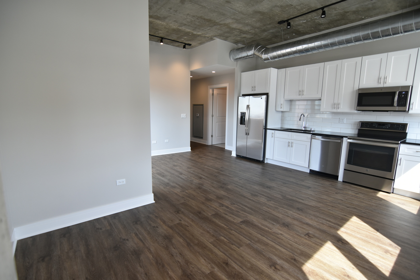 3833 North Broadway, Unit 712 Chicago, IL 60613 - Photo 7 of 15