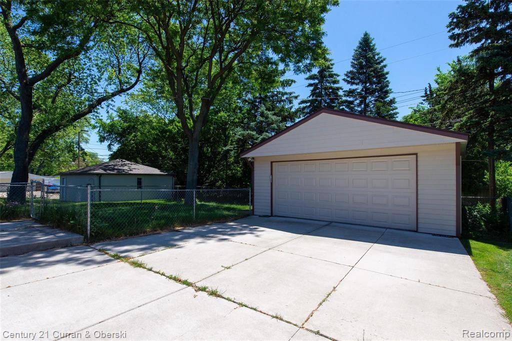 1909 Massoit Road Royal Oak, MI 48073 - Photo 30 of 30