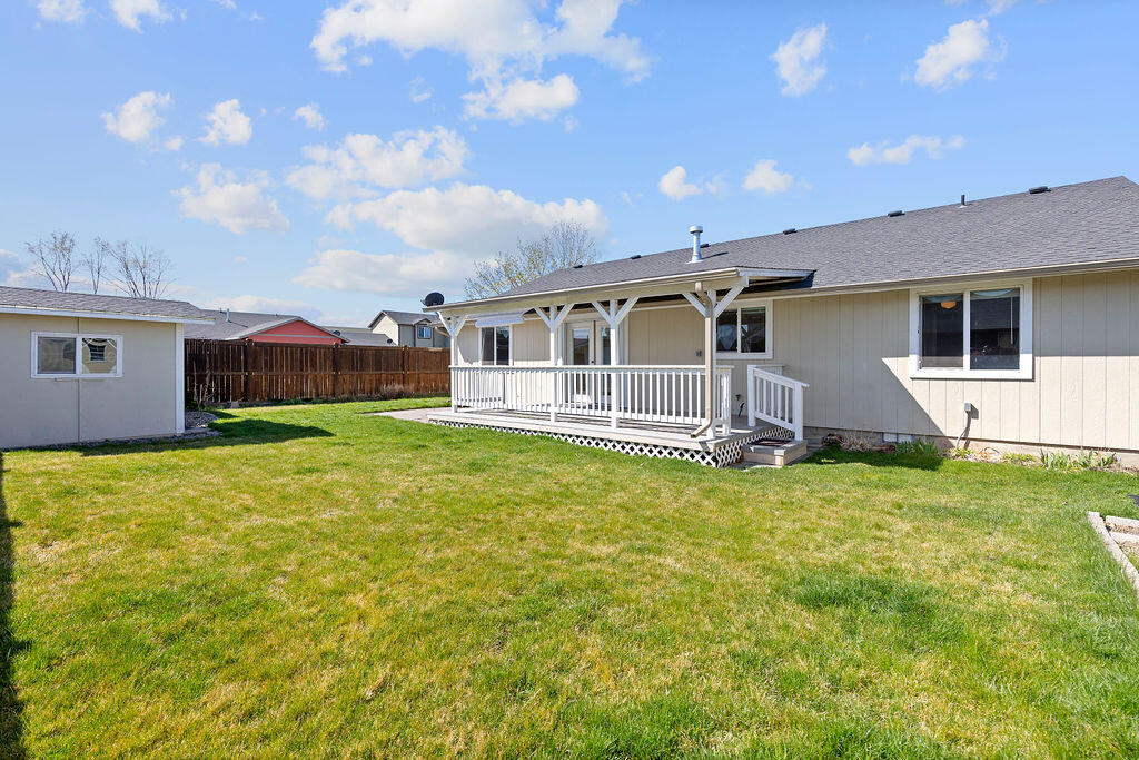 2240 Northeast Timberwolf Loop Prineville, OR 97754 - Photo 19 of 25 8T3A7830