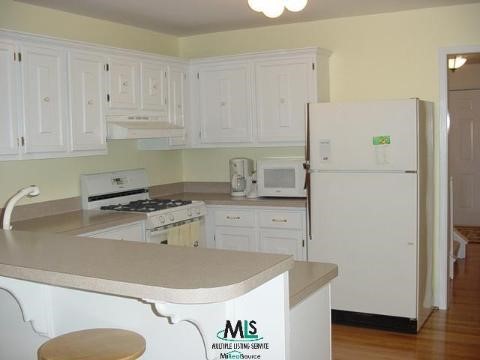 1325 Wagon Wheel Lane Rochester, MI 48306 - Photo 4 of 9 664527-3.JPG
