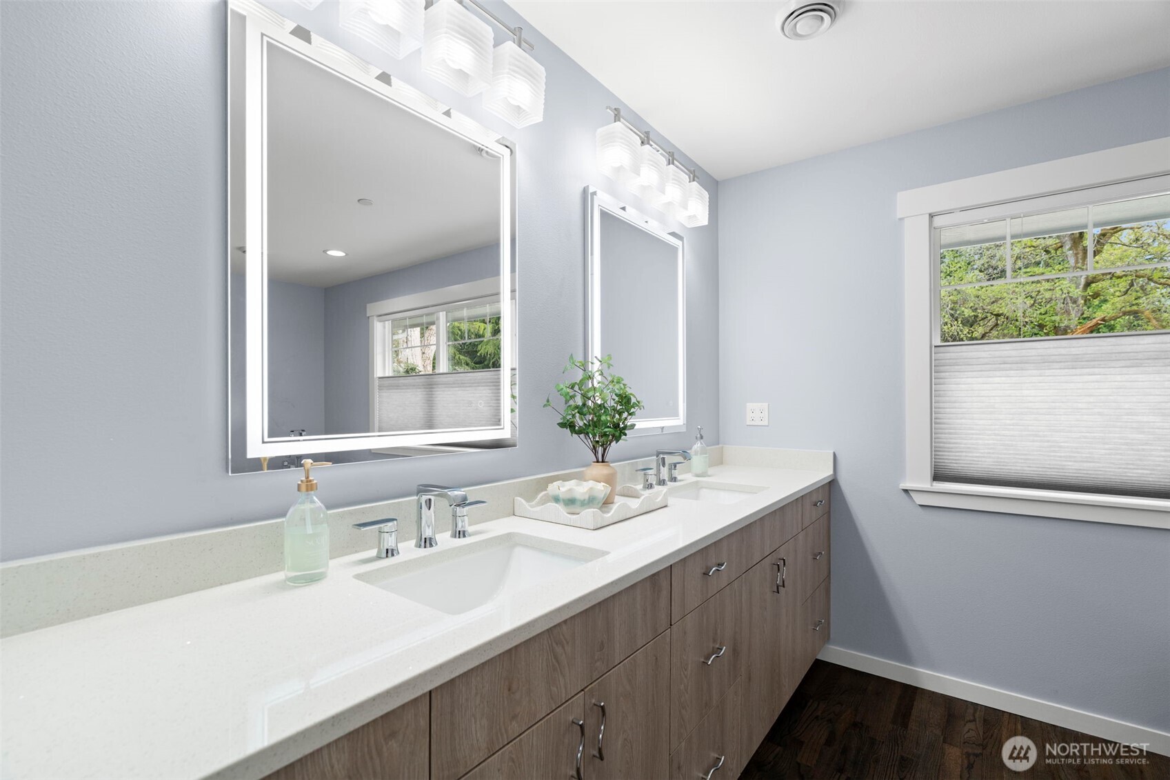 4354 Dyes Inlet Road Northwest Bremerton, WA 98312 - Photo 16 of 37 Gallery Image 16