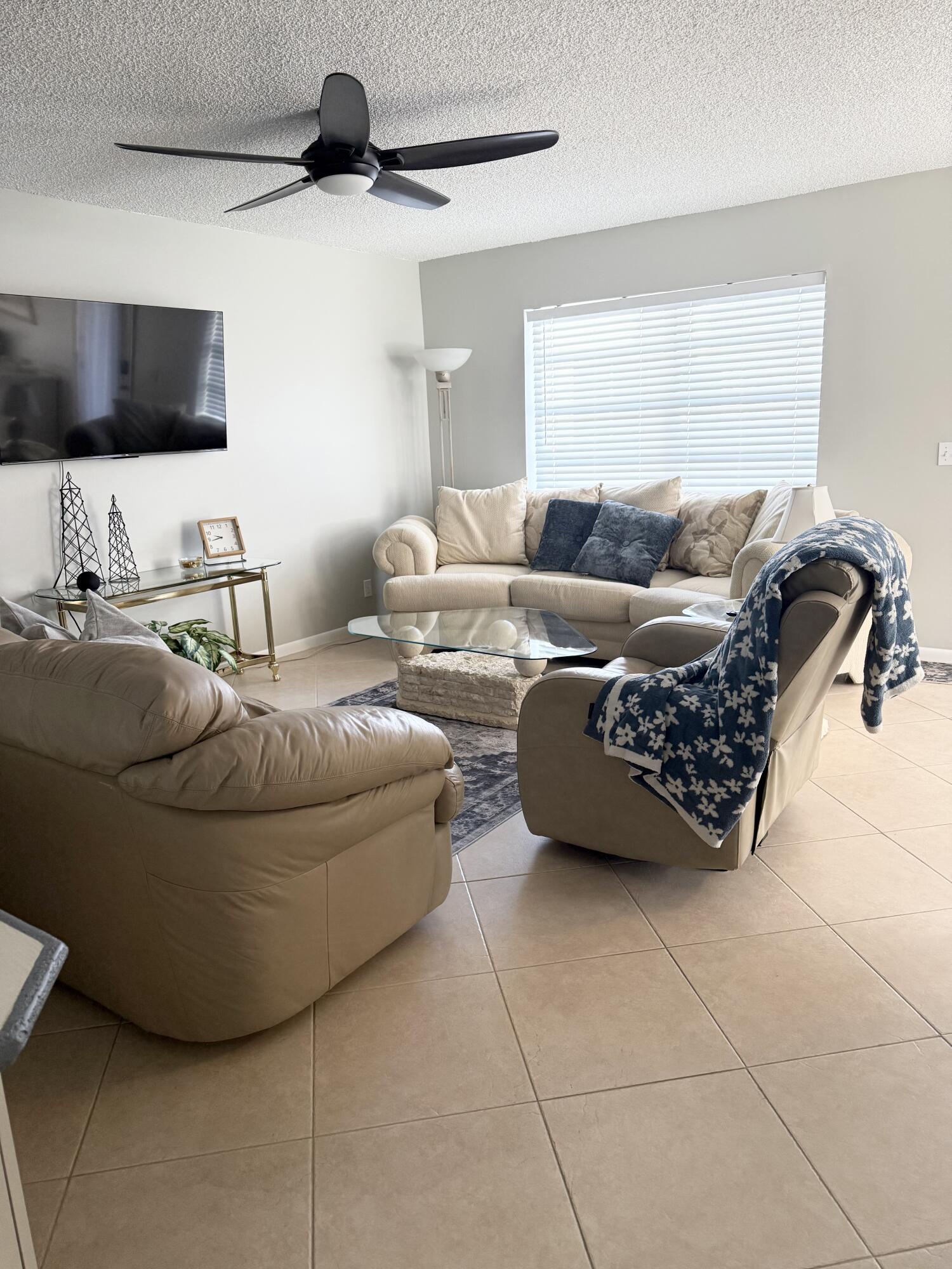 177 Burgandy Way Delray Beach, FL 33484 - Photo 5 of 16 IMG_E0065