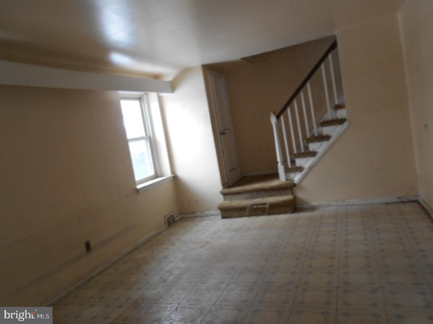400 Maplewood Road Springfield, PA 19064 - Photo 5 of 19 Living Room