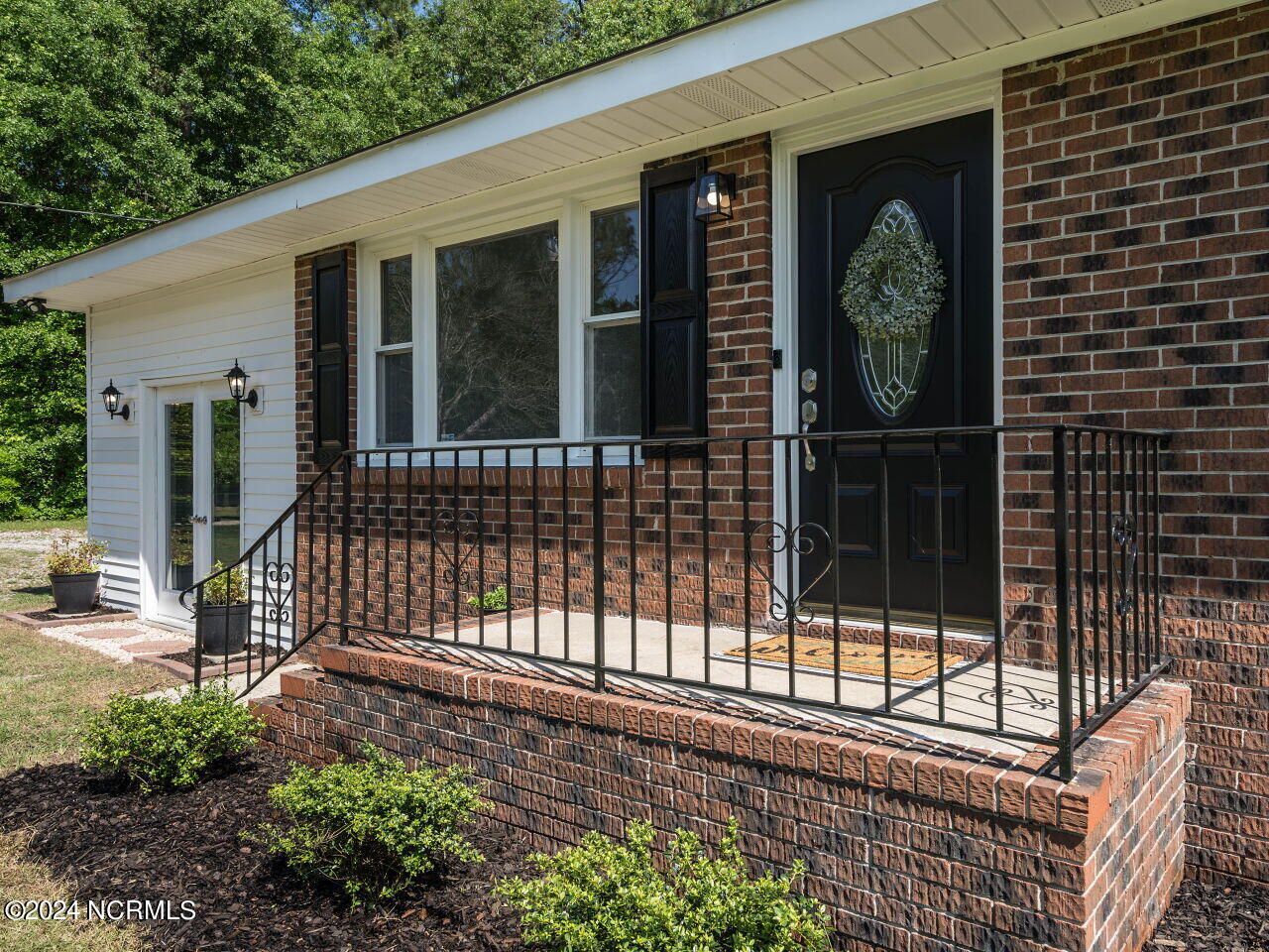 159 Montgomery Heights Road Selma, NC 27576 - Photo 3 of 28 003-1280x960-159-montgomery-heights