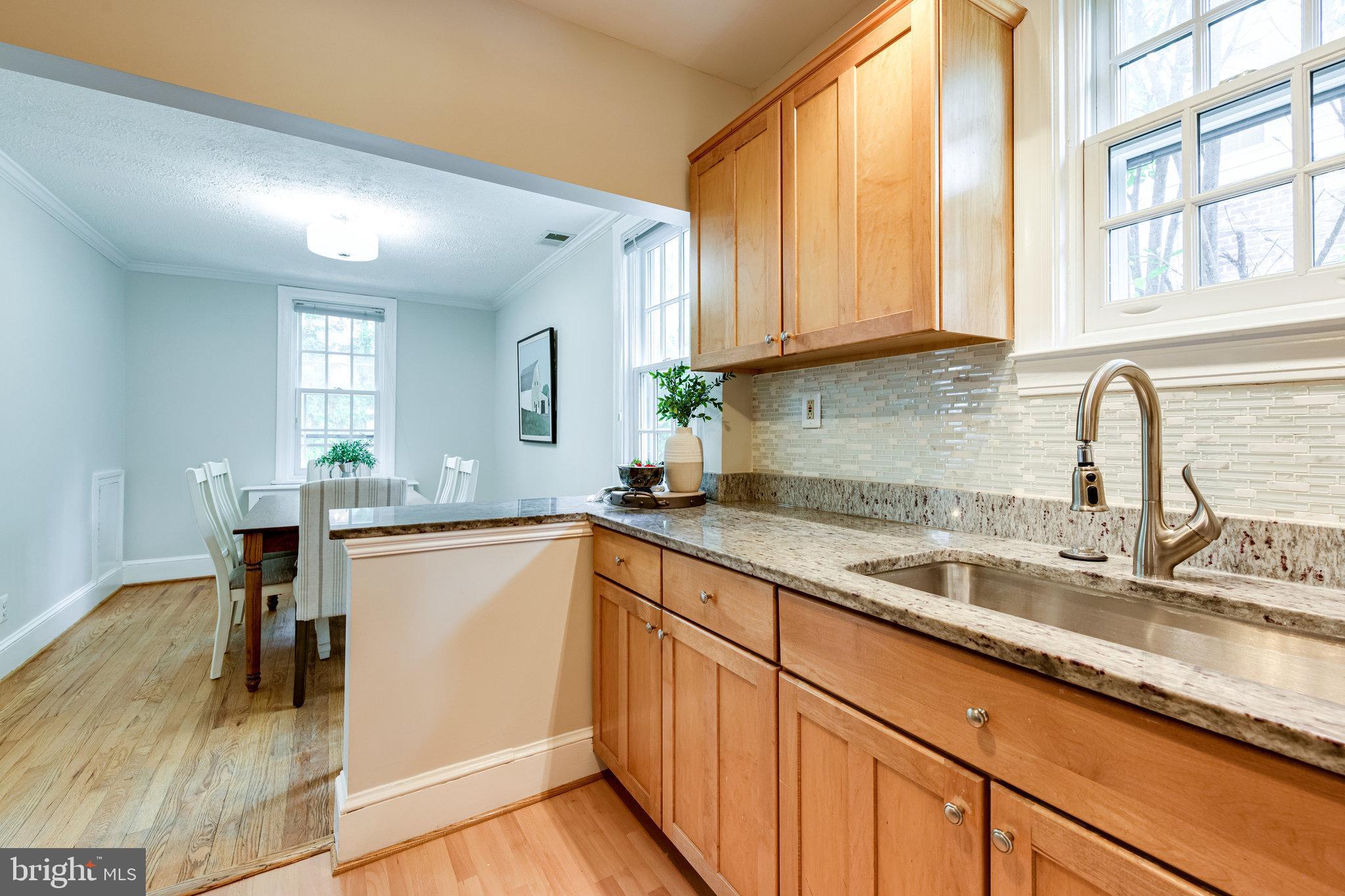 2707 Russell Road Alexandria, VA 22305 - Photo 15 of 69