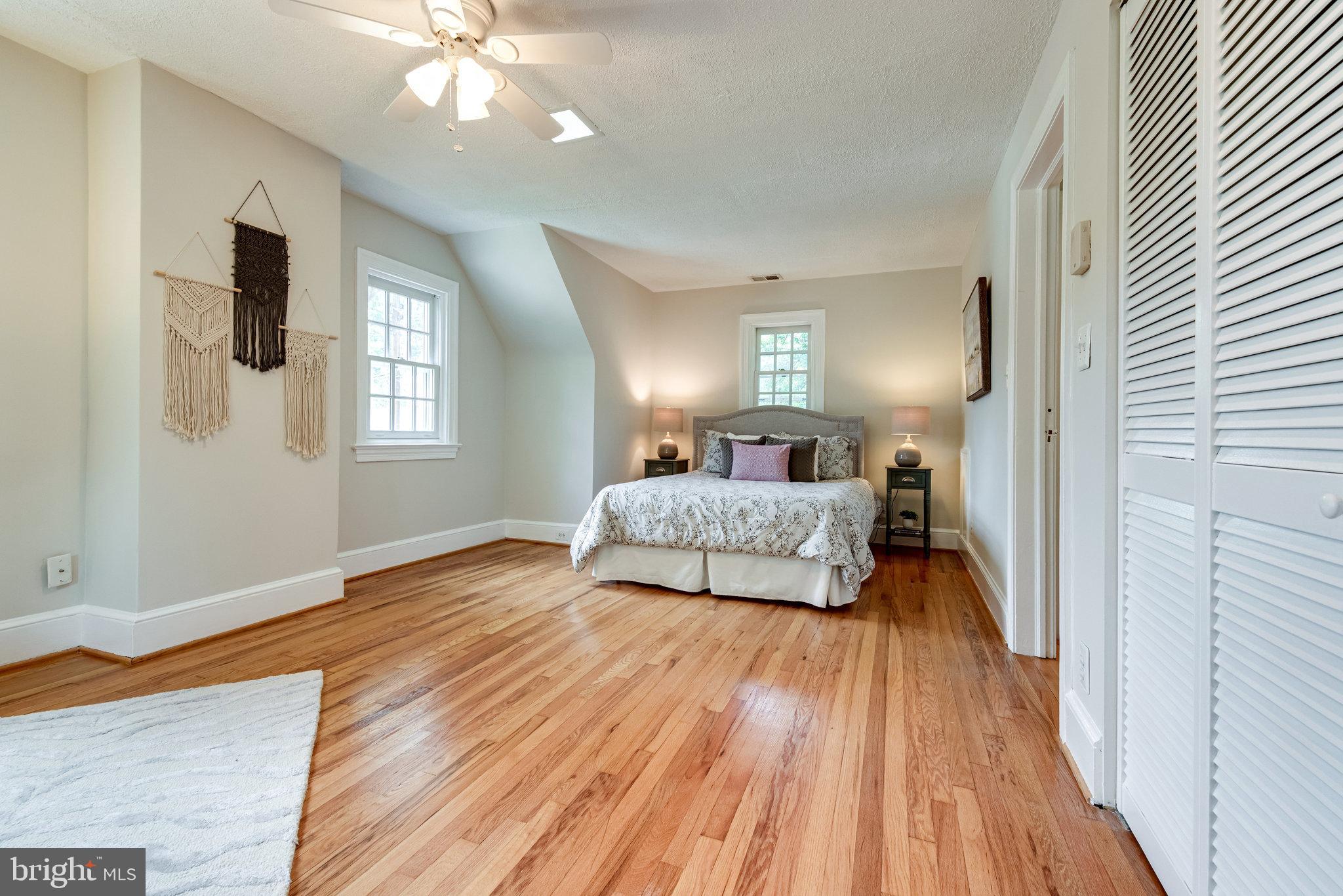 2707 Russell Road Alexandria, VA 22305 - Photo 36 of 69 Large master bedroom