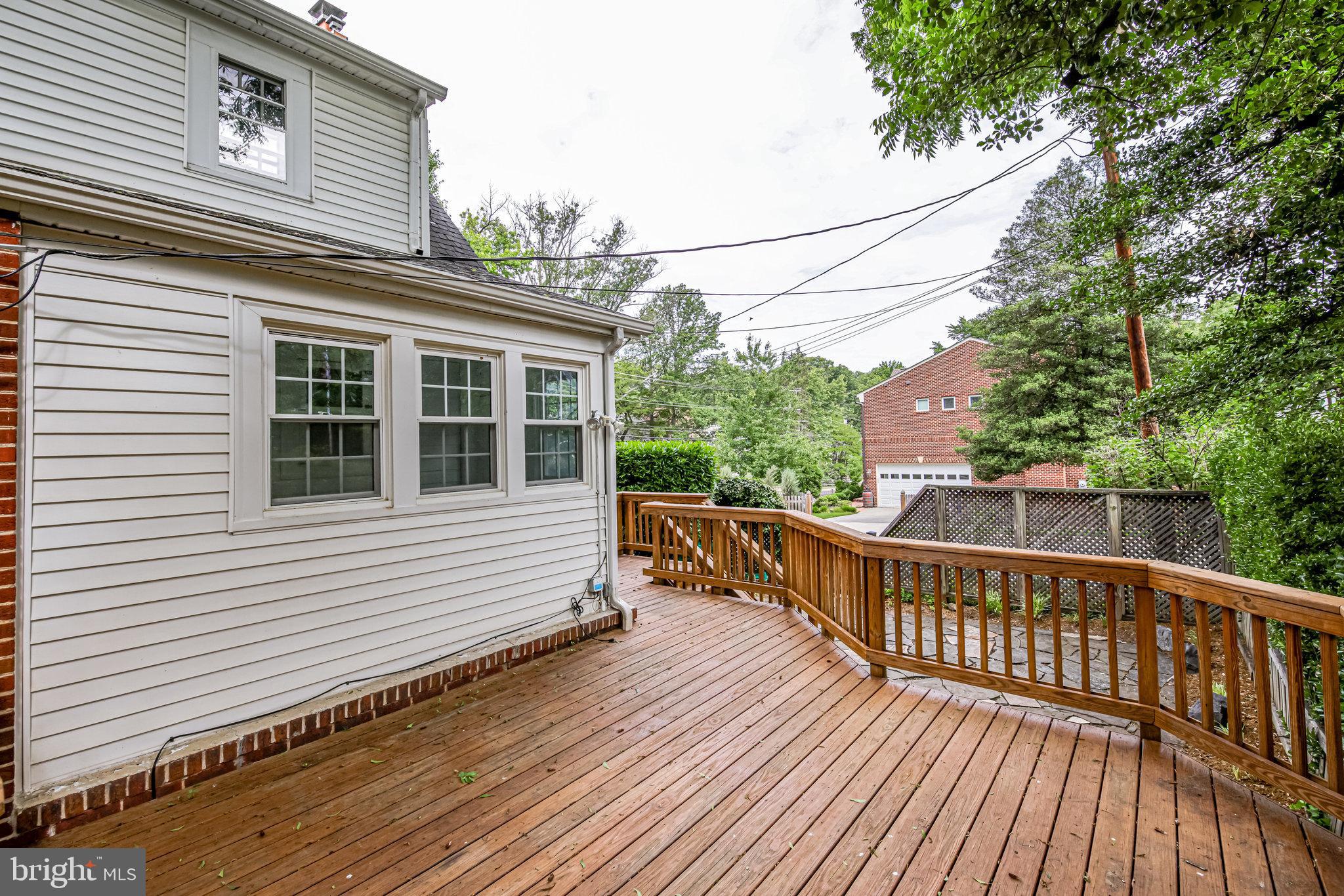 2707 Russell Road Alexandria, VA 22305 - Photo 63 of 69 Large deck