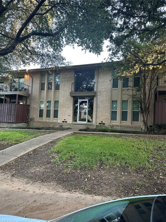 5820 Sandhurst Lane, Unit D Dallas, TX 75206 - Photo 1 of 1 View of building exterior