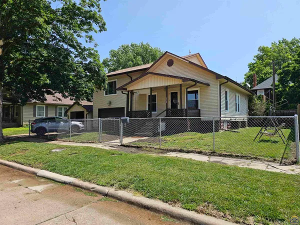 $190,000 | 112 North 13th Street, Sabetha, KS 66534