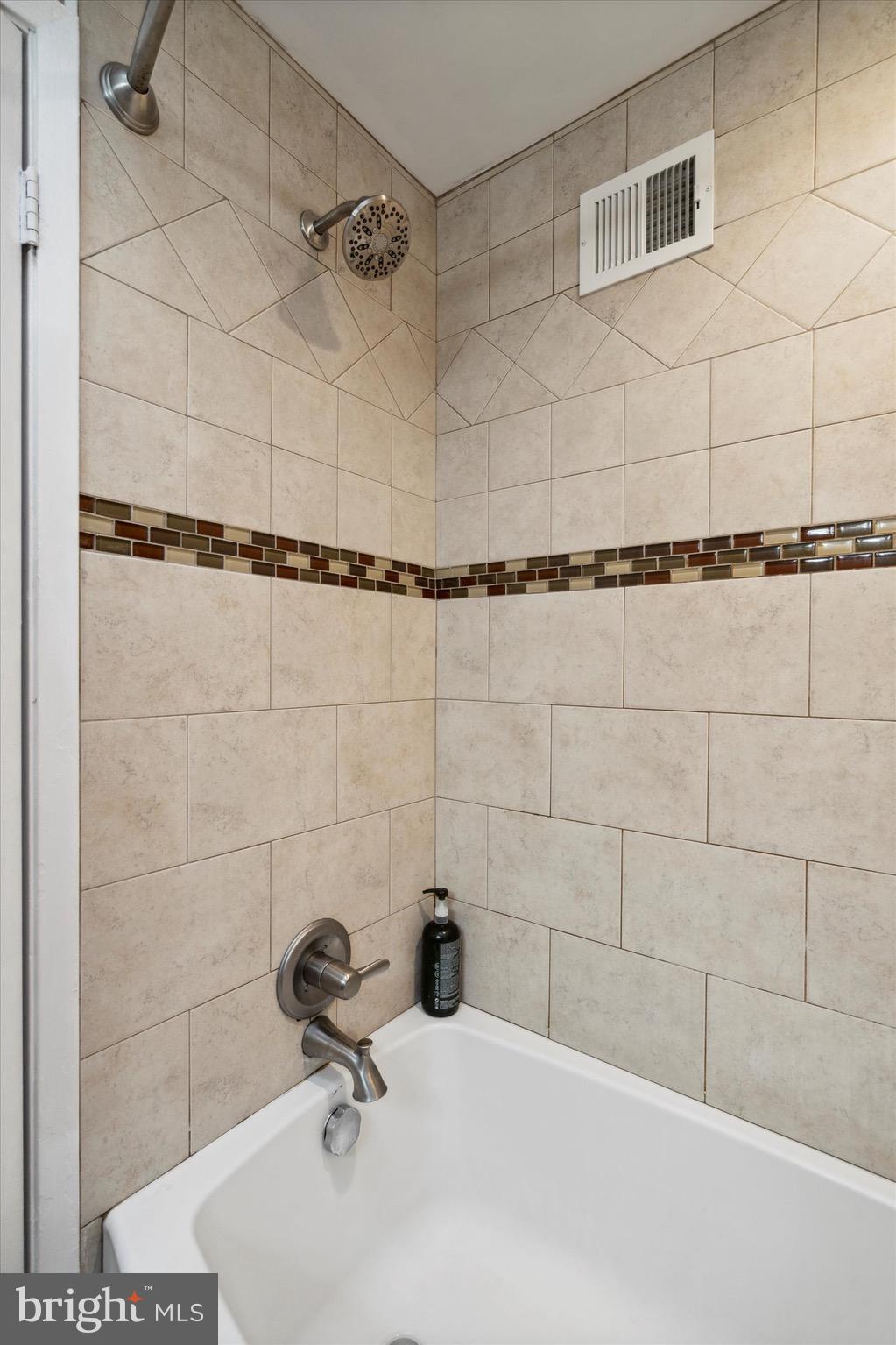 12114 Medford Road Philadelphia, PA 19154 - Photo 11 of 23